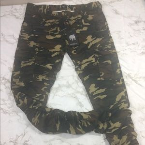 American Stitch jogger camouflage XL NWT